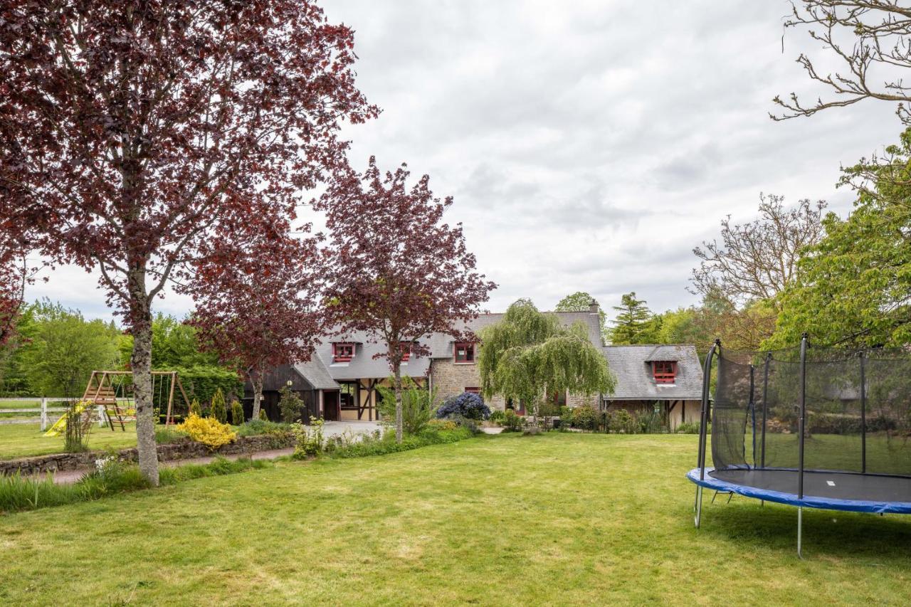 La Villa Du Golf - Avec Piscine Couverte Chauffee Et Jacuzzi Le Tronchet  Exterior foto